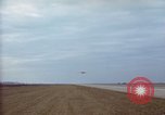 Immagine di AC-119K Stinger aeromobili in fase di decollo sulle missioni di formazione Ohio USA, 1969, secondo 40 filmato di repertorio 65675067908