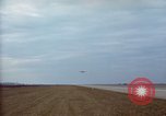 Immagine di AC-119K Stinger aeromobili in fase di decollo sulle missioni di formazione Ohio USA, 1969, secondo 42 filmato di repertorio 65675067908