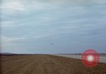 Immagine di AC-119K Stinger aeromobili in fase di decollo sulle missioni di formazione Ohio USA, 1969, secondo 46 filmato di repertorio 65675067908