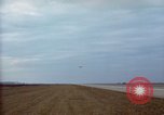 Immagine di AC-119K Stinger aeromobili in fase di decollo sulle missioni di formazione Ohio USA, 1969, secondo 50 filmato di repertorio 65675067908
