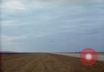 Immagine di AC-119K Stinger aeromobili in fase di decollo sulle missioni di formazione Ohio USA, 1969, secondo 52 filmato di repertorio 65675067908