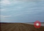 Immagine di AC-119K Stinger aeromobili in fase di decollo sulle missioni di formazione Ohio USA, 1969, secondo 57 filmato di repertorio 65675067908