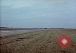 Immagine di AC-119K Stinger aeromobili in fase di decollo sulle missioni di formazione Ohio USA, 1969, secondo 61 filmato di repertorio 65675067908