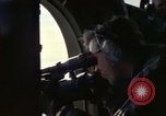 Standbild AC-119K Stinger Waffen feuern während Live Fire Training Mission Ohio USA, 1969, aus Sekunde 53 historischem Filmmaterial Videoclip 65675067911