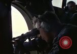 Standbild AC-119K Stinger Waffen feuern während Live Fire Training Mission Ohio USA, 1969, aus Sekunde 54 historischem Filmmaterial Videoclip 65675067911