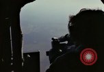 Standbild AC-119K Stinger Waffen feuern während Live Fire Training Mission Ohio USA, 1969, aus Sekunde 55 historischem Filmmaterial Videoclip 65675067911
