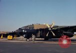 Immagine di Il USAF AC-119K Stinger aeromobile inizia a motori e taxi Ohio USA, 1969, secondo 15 filmato di repertorio 65675067913