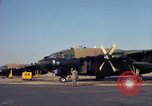 Immagine di Il USAF AC-119K Stinger aeromobile inizia a motori e taxi Ohio USA, 1969, secondo 16 filmato di repertorio 65675067913