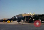 Immagine di Il USAF AC-119K Stinger aeromobile inizia a motori e taxi Ohio USA, 1969, secondo 17 filmato di repertorio 65675067913