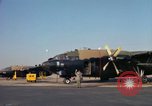Immagine di Il USAF AC-119K Stinger aeromobile inizia a motori e taxi Ohio USA, 1969, secondo 18 filmato di repertorio 65675067913