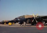 Immagine di Il USAF AC-119K Stinger aeromobile inizia a motori e taxi Ohio USA, 1969, secondo 19 filmato di repertorio 65675067913