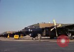 Immagine di Il USAF AC-119K Stinger aeromobile inizia a motori e taxi Ohio USA, 1969, secondo 21 filmato di repertorio 65675067913