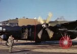 Immagine di Il USAF AC-119K Stinger aeromobile inizia a motori e taxi Ohio USA, 1969, secondo 27 filmato di repertorio 65675067913