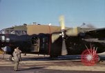 Immagine di Il USAF AC-119K Stinger aeromobile inizia a motori e taxi Ohio USA, 1969, secondo 28 filmato di repertorio 65675067913