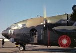Immagine di Il USAF AC-119K Stinger aeromobile inizia a motori e taxi Ohio USA, 1969, secondo 37 filmato di repertorio 65675067913