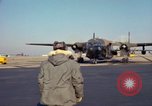Immagine di Il USAF AC-119K Stinger aeromobile inizia a motori e taxi Ohio USA, 1969, secondo 44 filmato di repertorio 65675067913