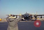 Immagine di Il USAF AC-119K Stinger aeromobile inizia a motori e taxi Ohio USA, 1969, secondo 47 filmato di repertorio 65675067913