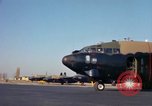 Immagine di Il USAF AC-119K Stinger aeromobile inizia a motori e taxi Ohio USA, 1969, secondo 58 filmato di repertorio 65675067913