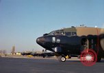 Immagine di Il USAF AC-119K Stinger aeromobile inizia a motori e taxi Ohio USA, 1969, secondo 59 filmato di repertorio 65675067913