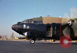 Immagine di Il USAF AC-119K Stinger aeromobile inizia a motori e taxi Ohio USA, 1969, secondo 62 filmato di repertorio 65675067913