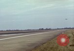 Image USAF AC-119K Stinger atterrir à la base aérienne Lockbourne Ohio USA, 1969, de la seconde 12 séquences d'archives historiques vidéo 65675067915