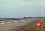 Image USAF AC-119K Stinger atterrir à la base aérienne Lockbourne Ohio USA, 1969, de la seconde 14 séquences d'archives historiques vidéo 65675067915