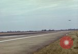 Image USAF AC-119K Stinger atterrir à la base aérienne Lockbourne Ohio USA, 1969, de la seconde 15 séquences d'archives historiques vidéo 65675067915