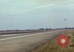 Image USAF AC-119K Stinger atterrir à la base aérienne Lockbourne Ohio USA, 1969, de la seconde 17 séquences d'archives historiques vidéo 65675067915