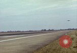 Image USAF AC-119K Stinger atterrir à la base aérienne Lockbourne Ohio USA, 1969, de la seconde 18 séquences d'archives historiques vidéo 65675067915