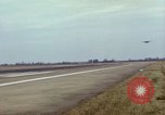 Image USAF AC-119K Stinger atterrir à la base aérienne Lockbourne Ohio USA, 1969, de la seconde 22 séquences d'archives historiques vidéo 65675067915