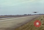 Image USAF AC-119K Stinger atterrir à la base aérienne Lockbourne Ohio USA, 1969, de la seconde 37 séquences d'archives historiques vidéo 65675067915