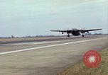 Image USAF AC-119K Stinger atterrir à la base aérienne Lockbourne Ohio USA, 1969, de la seconde 45 séquences d'archives historiques vidéo 65675067915