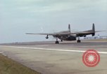 Image USAF AC-119K Stinger atterrir à la base aérienne Lockbourne Ohio USA, 1969, de la seconde 52 séquences d'archives historiques vidéo 65675067915