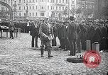 Image des soldats allemands Berlin Allemagne, 1914, de la seconde 23 séquences d'archives historiques vidéo 65675067916