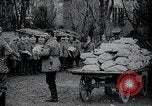 Image des soldats allemands Berlin Allemagne, 1914, de la seconde 44 séquences d'archives historiques vidéo 65675067916