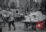 Image des soldats allemands Berlin Allemagne, 1914, de la seconde 45 séquences d'archives historiques vidéo 65675067916