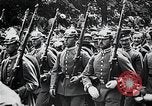 Image des soldats allemands Berlin Allemagne, 1914, de la seconde 57 séquences d'archives historiques vidéo 65675067916
