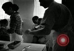 Immagine di Il trattamento umano dei prigionieri di guerra Il Vietnam, 1965, secondo 25 filmato di repertorio 65675067934