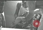 Immagine di Il trattamento umano dei prigionieri di guerra Il Vietnam, 1965, secondo 28 filmato di repertorio 65675067934