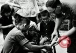 Immagine di Il trattamento umano dei prigionieri di guerra Il Vietnam, 1965, secondo 33 filmato di repertorio 65675067934