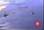 Standbild Exxon Valdez oil spill Valdez Alaska USA, 1989, aus Sekunde 37 historischem Filmmaterial Videoclip 65675067943