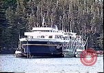 Standbild Exxon Valdez oil spill Valdez Alaska USA, 1989, aus Sekunde 46 historischem Filmmaterial Videoclip 65675067943
