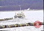 Standbild Exxon Valdez oil spill Valdez Alaska USA, 1989, aus Sekunde 29 historischem Filmmaterial Videoclip 65675067944