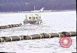 Standbild Exxon Valdez oil spill Valdez Alaska USA, 1989, aus Sekunde 30 historischem Filmmaterial Videoclip 65675067944