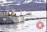 Standbild Exxon Valdez oil spill Valdez Alaska USA, 1989, aus Sekunde 34 historischem Filmmaterial Videoclip 65675067944