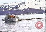 Standbild Exxon Valdez oil spill Valdez Alaska USA, 1989, aus Sekunde 39 historischem Filmmaterial Videoclip 65675067944