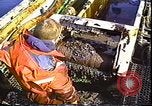Standbild Exxon Valdez oil spill Valdez Alaska USA, 1989, aus Sekunde 51 historischem Filmmaterial Videoclip 65675067944