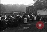 Image un grande piscine juste Royaume-Uni, 1915, de la seconde 24 séquences d'archives historiques vidéo 65675067969
