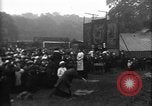 Image un grande piscine juste Royaume-Uni, 1915, de la seconde 28 séquences d'archives historiques vidéo 65675067969