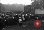 Image un grande piscine juste Royaume-Uni, 1915, de la seconde 33 séquences d'archives historiques vidéo 65675067969